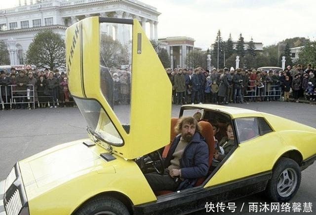 惬意|苏联青年男女罕见彩色老照片：都非常热爱运动，生活也十分惬意