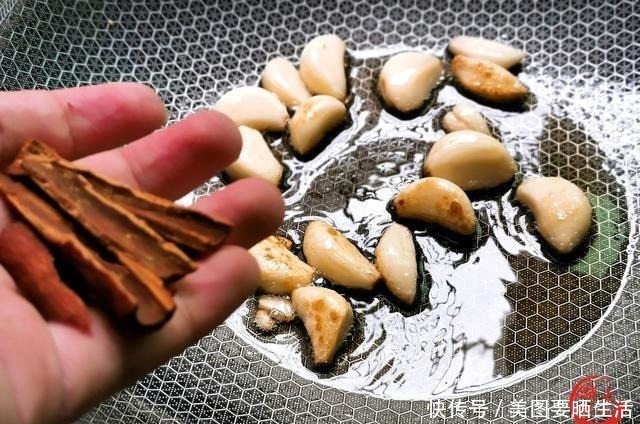 到底|炖猪脚汤到底要不要焯水记住“4个关键”,学会最正确炖汤技巧