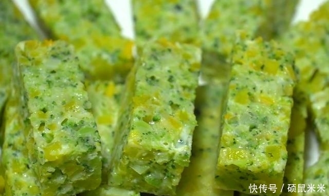 过瘾|秋天要多吃南瓜,加一朵西兰花,不用炒不用炖,一口一块真过瘾