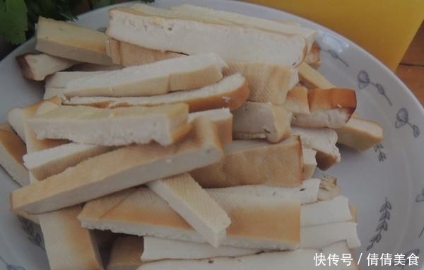才能|香干要怎么做才能柔软又入味?原来放水有讲究,出锅之后比肉好吃