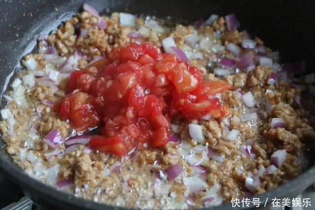 土豆|土豆新吃法,搓一搓蒸一蒸,上桌之后家人吃到汤汁都不剩