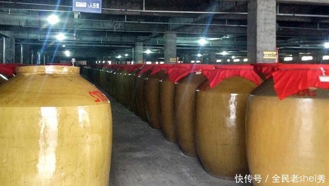 酒精勾兑酒|分享关于白酒的4个“冷知识”,很多人不知道,看完让你更懂酒