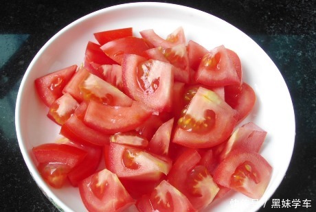 浓稠|炖牛肉时，加上一点“它”，牛肉更易软烂，汤汁浓稠口感好，收藏