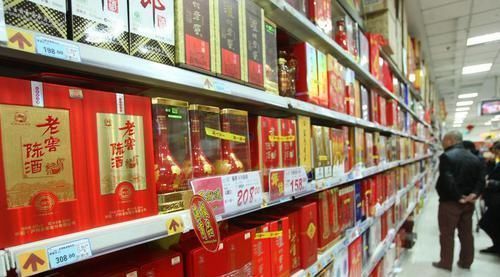 固态法白酒|买白酒,别管什么牌子,只要瓶身上有这“2行字”,都是酒精勾兑酒