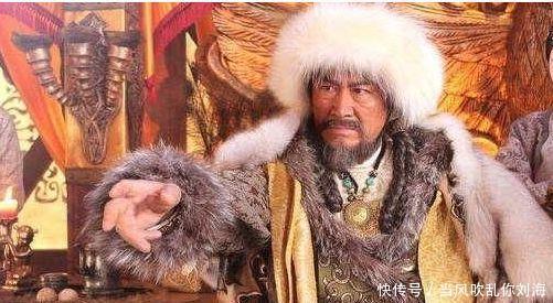 大臣|皇帝偷了国库中的银子,上朝时被文武大臣拖下龙椅,痛打了20棍!