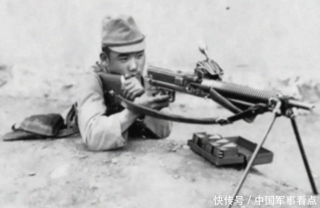 还要|出征还要带油壶!世界奇葩枪械之,子弹要不断刷油才能打响