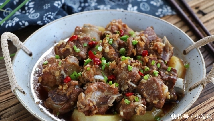  加油|天热排骨别再炖了，教你懒人吃法，不加油不加水，出锅瞬间就吃光