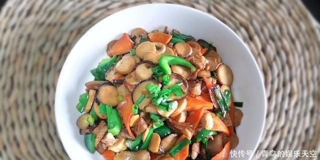 鲜香|杏鲍菇别直接下锅炒,多加这1步,脆嫩爽滑、鲜香入味,比肉都香