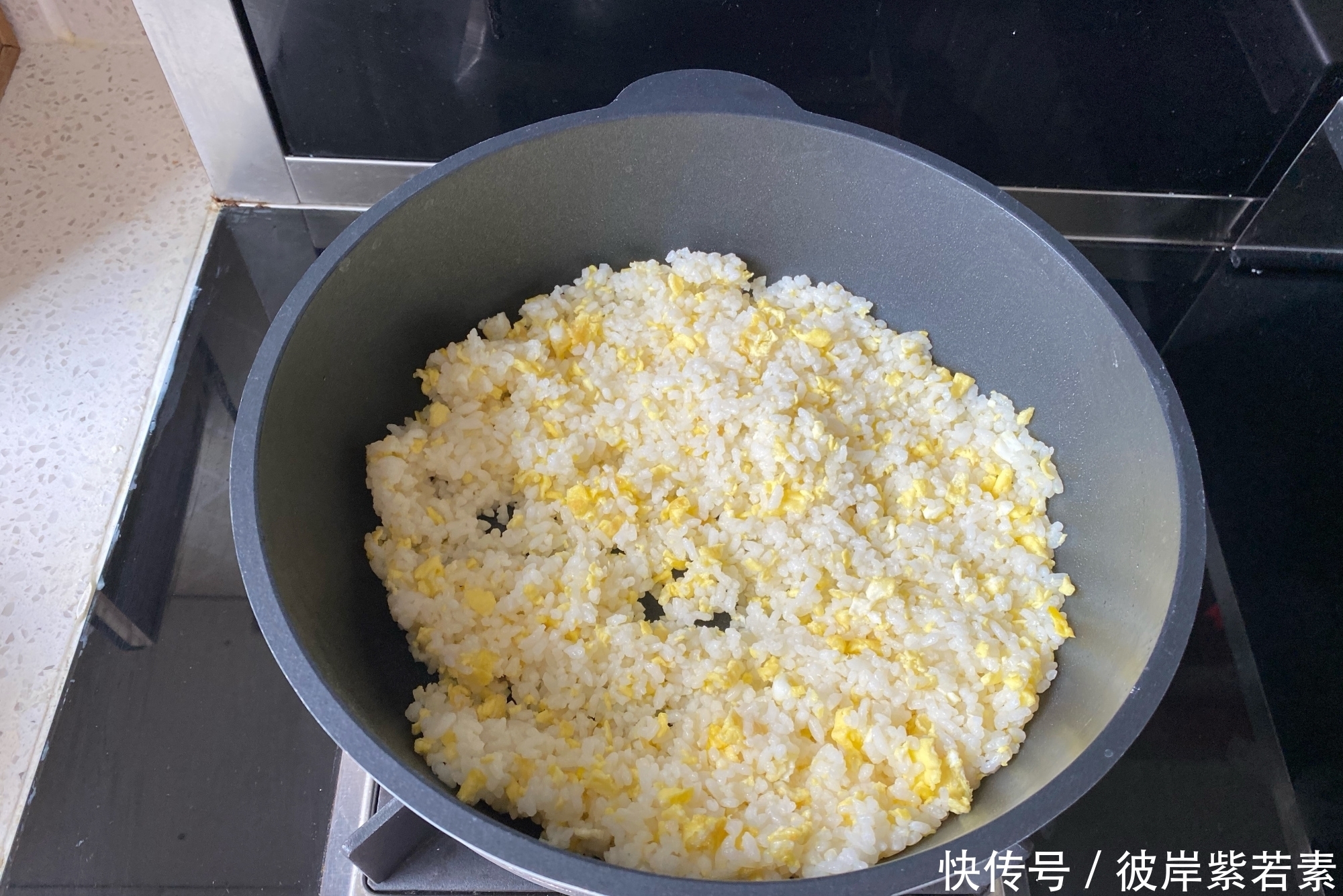 做法|做酱油炒饭时,酱油不要直接加,教你正确做法,粒粒分明又入味