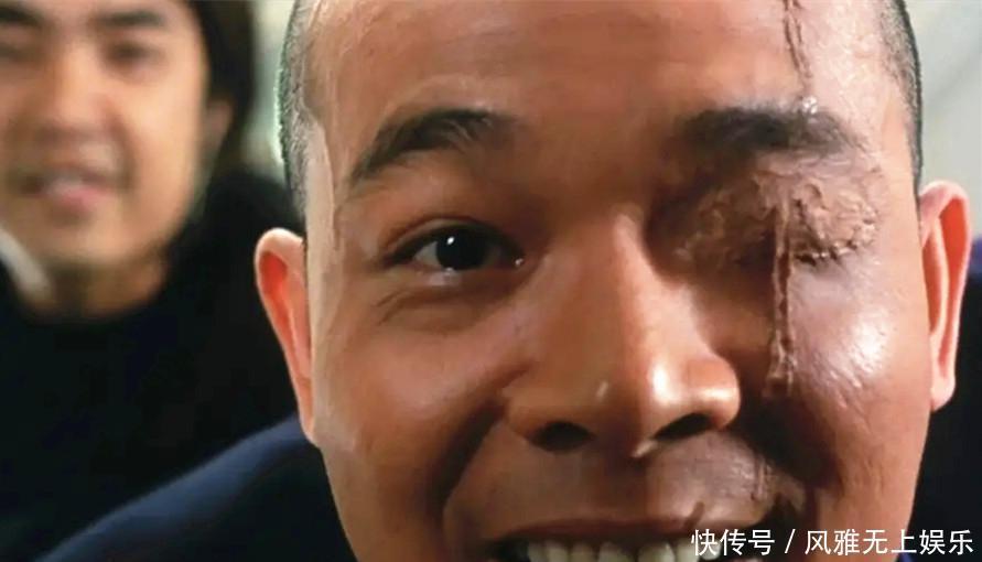 车门|59岁老戏骨坐百万豪车出意外车门和车尾被撞烂，事后还淡定自拍