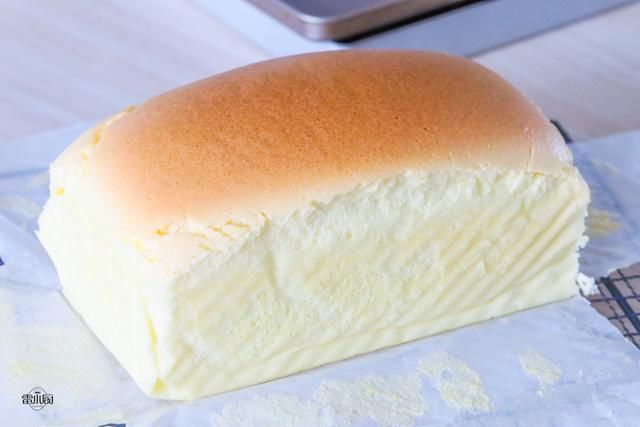  手轻|网红抖臀蛋糕，用手轻碰就一直抖个不停，迫不及待咬下一口，真香