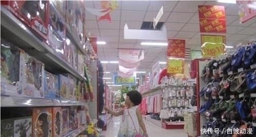  红酒|小女孩不慎打碎超市红酒，服务员要求赔偿三千，老板看到监控泪目