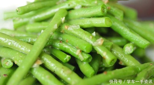 眼下|南瓜藤眼下的爽口菜,不同的人做出了不同的味道