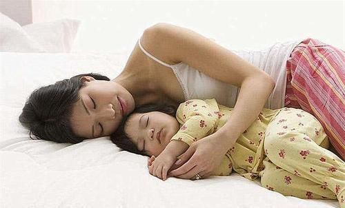  男孩|5岁男孩突然说出胎内记忆，妈妈一脸惊讶，胎内记忆真的存在