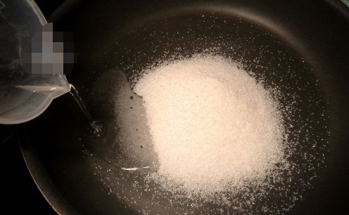 吃法|天冷花生米别再油炸了,教你一个新吃法,10分钟出锅,好吃嘎嘣脆