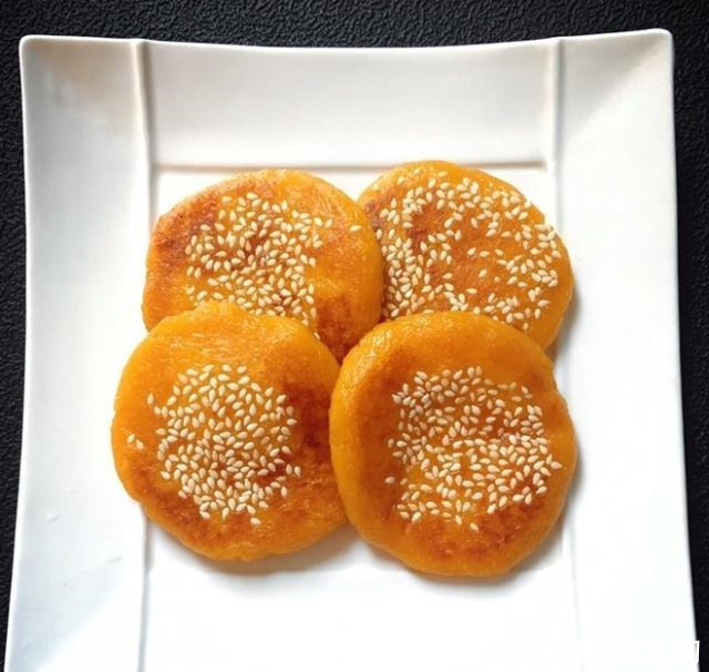 甜糯|快手简易南瓜饼,酥软甜糯,香味醇厚,分分钟搞定的一道早餐