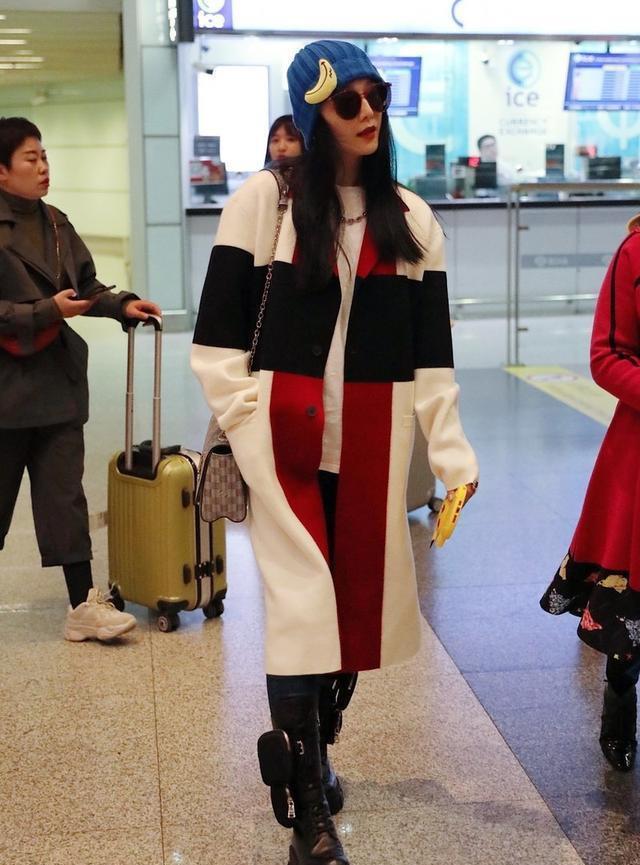  范冰冰|范冰冰又开始乱穿衣！身上堆了七八种颜色，真的不要学