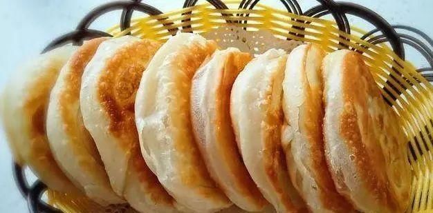 油条|懒人早餐饼,手不沾面,一搅一卷下锅煎,松软又筋道,比油条好吃