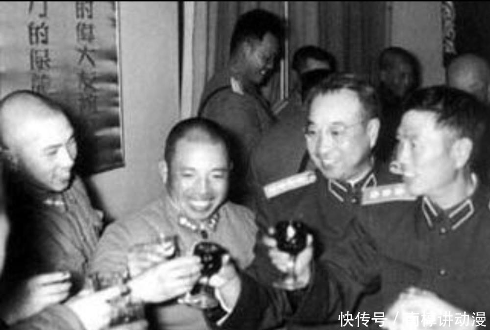 让贤|他是第二任志愿军总司令，主动让贤被彭总拒绝，后被免职蒙尘18年