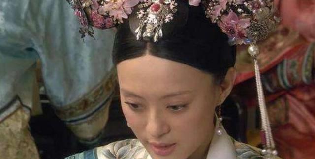  用水|安陵容到死也不知，当她和甄嬛去求皇后时，甄嬛为何用水浇灭香炉！