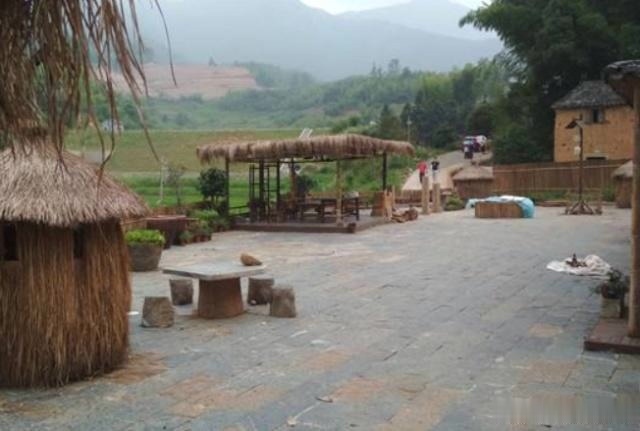 环境|《向往的生活》蘑菇屋荒废被拆,环境可怕的吓人,大家都去哪了