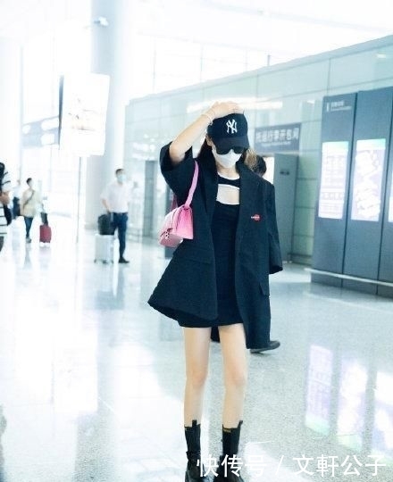 相杀|相爱相杀日常!戚薇吐槽工作室P图,小室委屈回应:原图就这么长