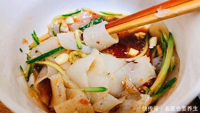 爽滑|想吃凉皮不用买，配方教给你，自己在家就能做，筋道爽滑又好吃