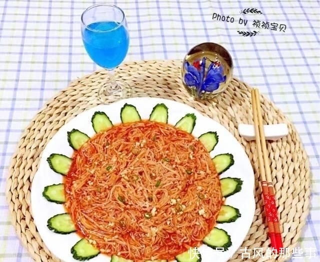 番茄|吃过之后,你会爱上番茄烩金针菇的蔬菜,比肉食更美味,也更容易制作