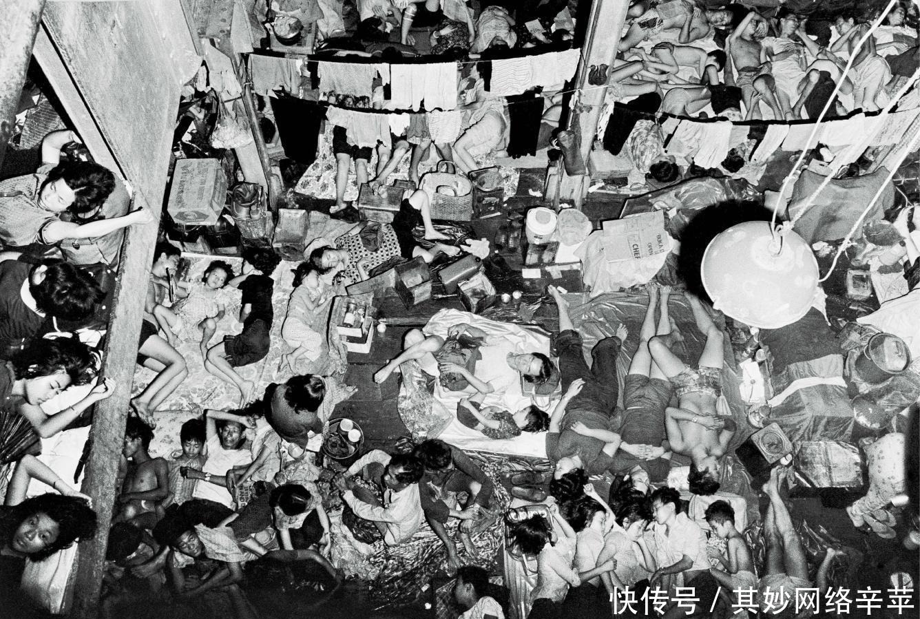 长城|1979年在长城上喝可乐的小男孩, 你还记得吗