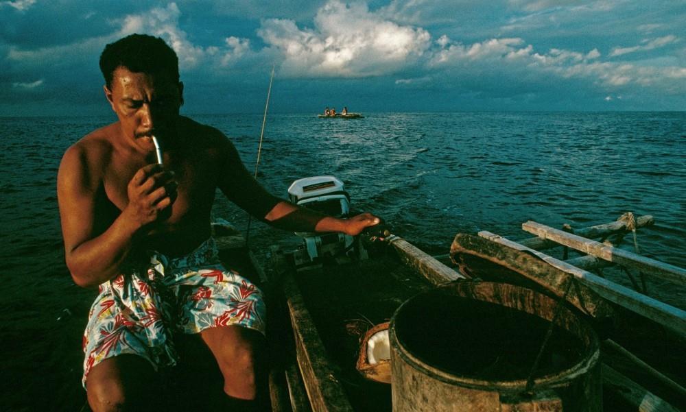 拥有|倒数第一经济体:靠太阳能发电人均拥有5头猪,居民全是双重国籍