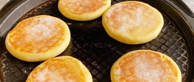 细腻|玉米面百吃不厌的做法,加1盒酸奶,柔软细腻香甜,全家人都爱吃