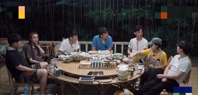 蘑菇屋|《向往的生活》四季,一步步变身专职厨师的黄磊,用行动表达不满