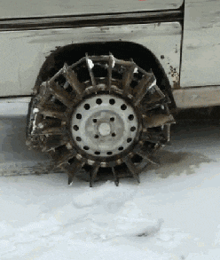 GIF|搞笑GIF：这样就不会打滑了吧？