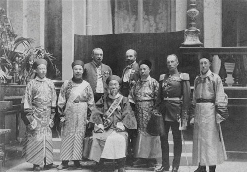  风靡|李鸿章宴请美国人，发现主菜少了，他发明一道名菜，风靡美国百年