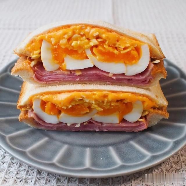 爸爸|霓虹爸爸热爱为家人制作美味菜肴,各种三明治光看着就超诱人