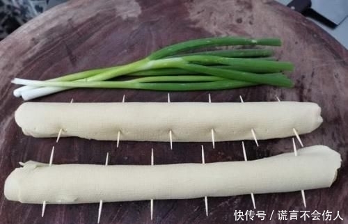  我家|豆腐皮吃法那么多，我家就爱这种！简单一做就上桌，比红烧肉还香