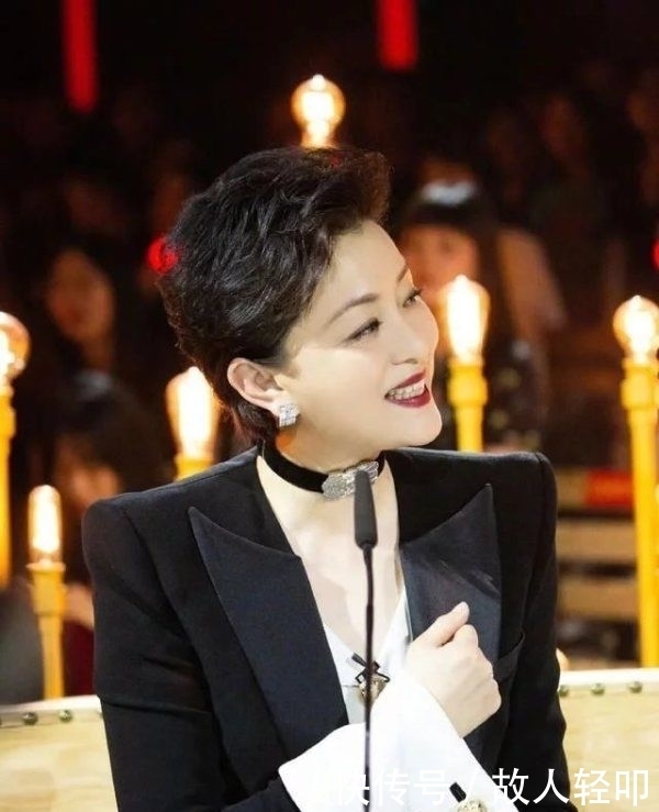  浪姐|在《浪姐》控场，制服黄晓明：她才是乘风破浪的姐姐！｜百家故事