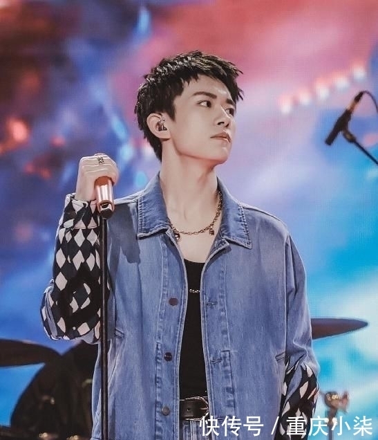 吴磊易烊千玺穿同款,身高1米8和1米7,差距