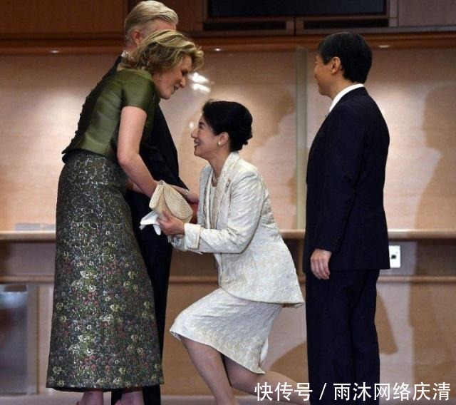 洋装|欧洲对皇室影响不只体现在洋装，美智子不是首个陪丈夫访问的皇后