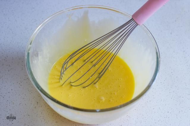 手轻|网红抖臀蛋糕,用手轻碰就一直抖个不停,迫不及待咬下一口,真香