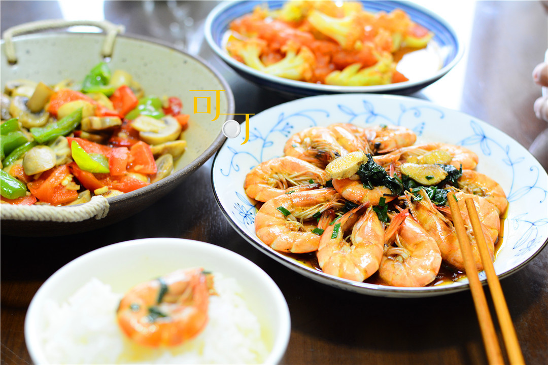  漂亮|晒晒我家的午餐，一荤两素三个菜，漂亮像一幅水彩画，营养又健康