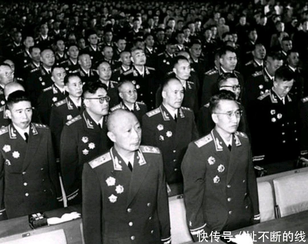 当众|他是开国少将,1967年一时冲动,当众打了元帅两巴掌