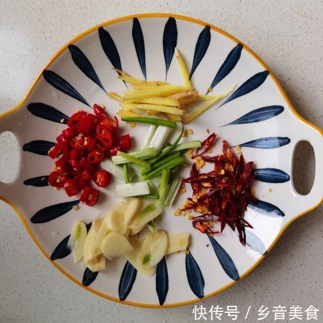 切成|豆角烧茄子,软糯入味,非常的下饭