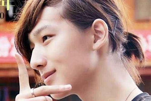 李宏毅|还记得《变形计》骂李宏毅“人渣”的女孩吗今留长发美到不敢认