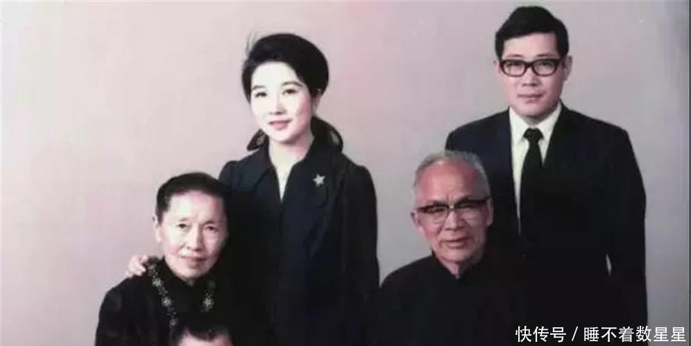 妻子|他一生有8个女人,张爱玲就是其中一个,晚年却被女老大牢牢掌握!