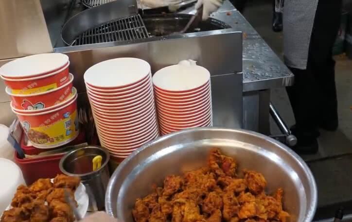 炸鸡小吃|炸鸡店生意冷清,老板换个烹饪方式,立马成为食客喜欢的网红美食