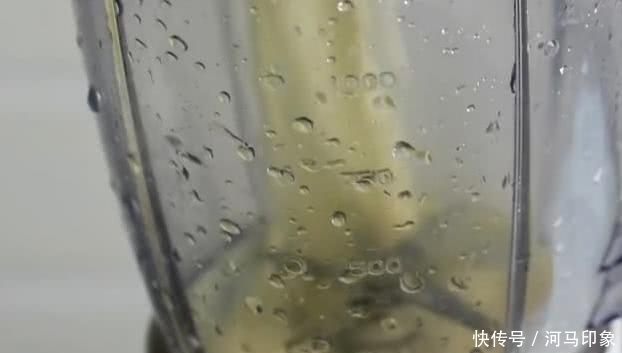 搅拌均匀|小米别再熬粥了,一个鸡蛋,一包牛奶,那样做好吃又营养