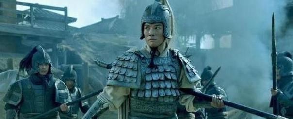 许褚|同为穰山之战,为何有人说赵云能以一敌三,却不说许褚以一敌三?