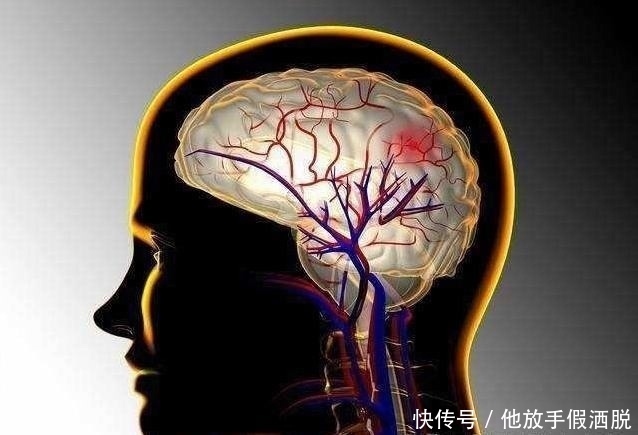 常会|脑供血不足的人，身体常会出现3个症状，当心血管堵塞