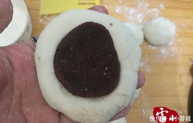 好吃|这饼又香又糯,在锅边就吃掉3个,比南瓜饼好吃太多!